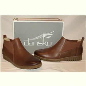 New! Dansko Louisa Red Chelsea Bootie 37